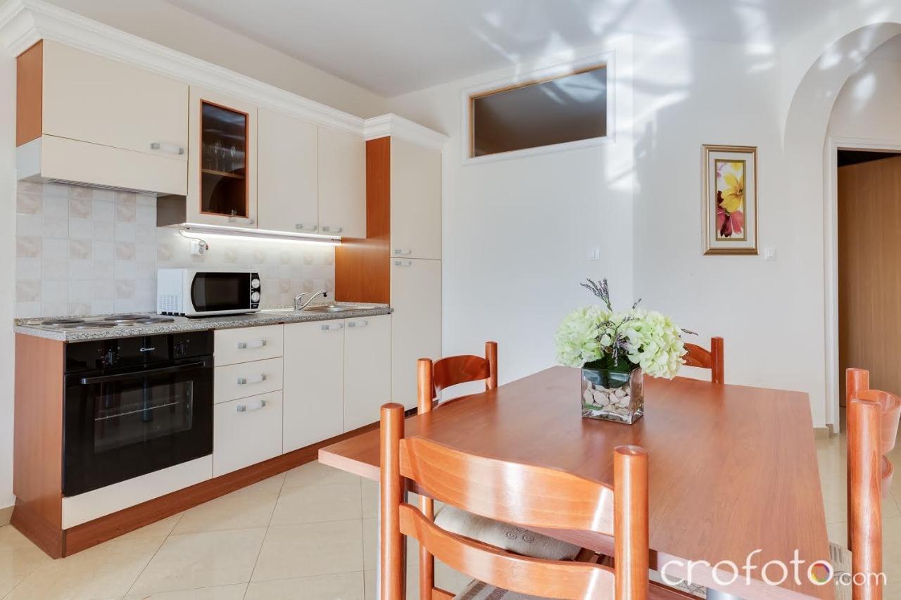 Apartmani Niko Kozino ภายนอก รูปภาพ