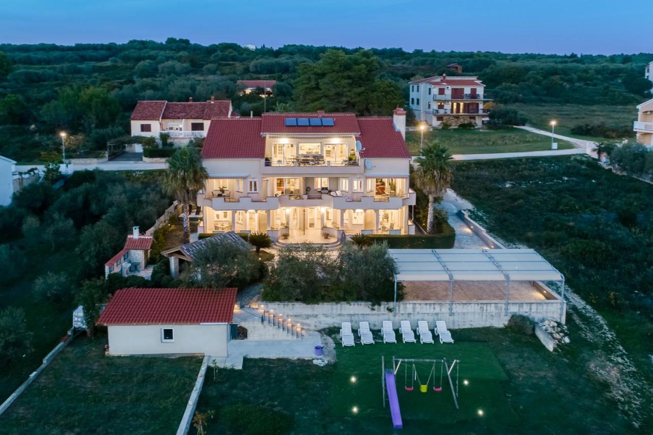 Apartmani Niko Kozino ภายนอก รูปภาพ