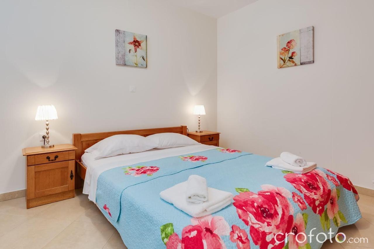 Apartmani Niko Kozino ภายนอก รูปภาพ