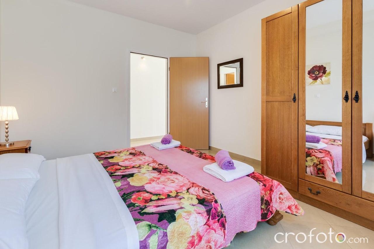 Apartmani Niko Kozino ภายนอก รูปภาพ