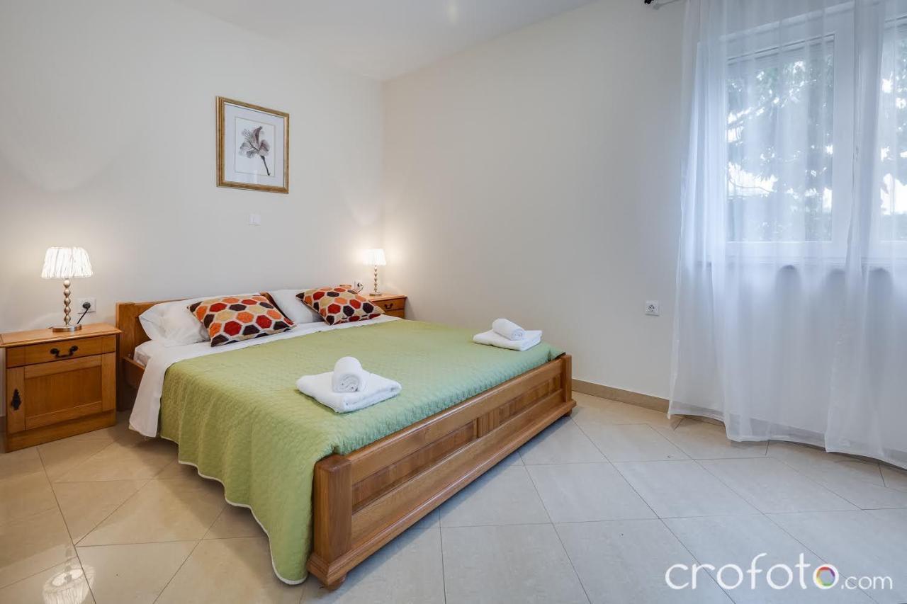 Apartmani Niko Kozino ภายนอก รูปภาพ